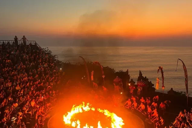 private uluwatu temple and kecak fire dance evening tour in jimbaran bay