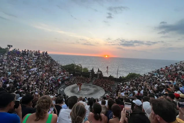 private uluwatu temple and kecak fire dance evening tour in jimbaran bay
