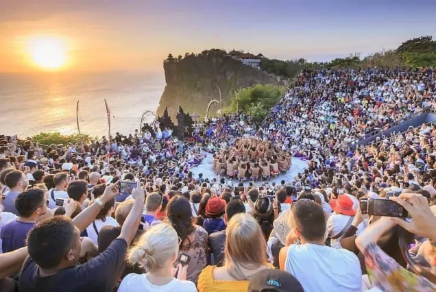 private uluwatu temple and kecak fire dance evening tour in jimbaran bay