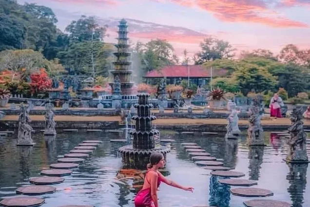 bali instagram trip: lempuyang and tirta gangga in a day all inclusive
