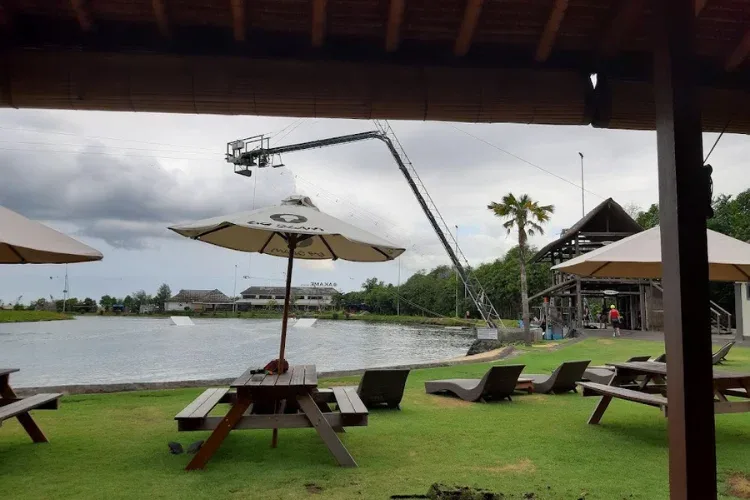 wakeboarding bali